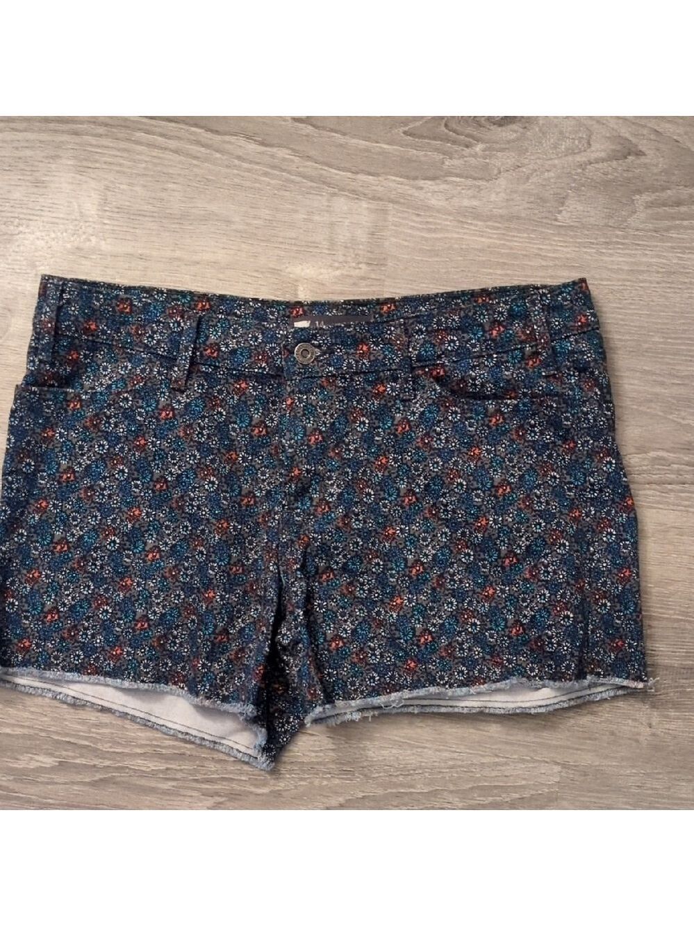 Levi's Floral Raw Hem Denim Shorts Size 14